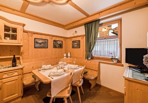 Comfortable Apartment “Eurochalet- M1” close to the Ski Lifts with Mountain View, Wi-Fi & Balcony; Parking Available