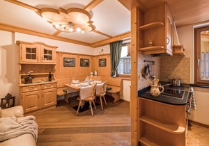 Comfortable Apartment “Eurochalet- M1” close to the Ski Lifts with Mountain View, Wi-Fi & Balcony; Parking Available