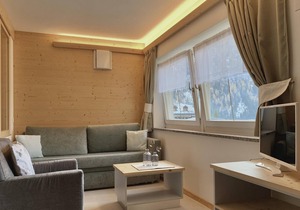 Comfortable Apartment “Eurochalet- S5” close to the Ski Lifts with Mountain View, Wi-Fi, Garden & Terrace; Parking Available