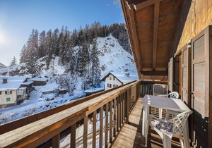 Comfortable Apartment “Eurochalet- S2” close to the Ski Lifts with Mountain View, Wi-Fi & Balcony; Parking Available