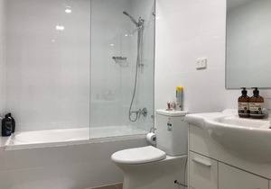 Comfortable, New Homebush Apartment