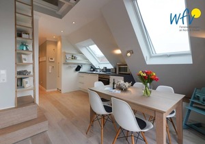Comfortable penthouse apartment with sunny south-facing balcony!