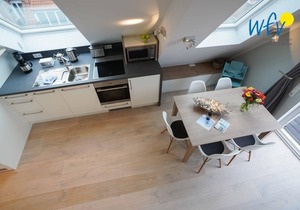 Comfortable penthouse apartment with sunny south-facing balcony!