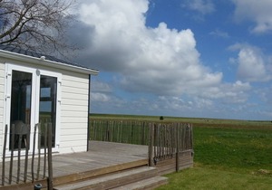 Comfy chalet with dishwasher, near the Wadden Sea