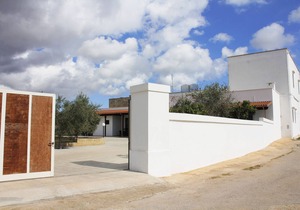 Complete relax away from the chaos immersed in the Salento countryside