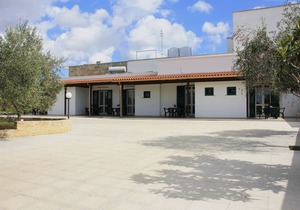 Complete relax away from the chaos immersed in the Salento countryside