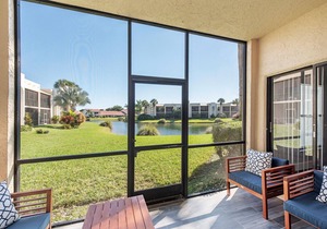 Condo 2 Bedrooms 2 Baths Pool 6 min to Beaches Downtown Restaurants Shopping