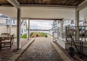 Condo with a VIEW of Winnisquam from your bed~ bring your boat/jet ski