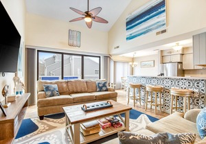 Condo with central AC, private W/D & free WiFi - shared pool