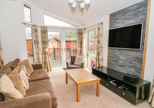 CONISTON NUMBER 9, family friendly, with pool in White Cross Bay
