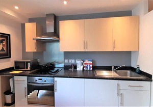 Contemporary 1 Bedroom Apartment - Mailbox