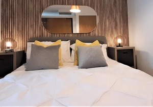 Contemporary 1 Bedroom Apartment - Mailbox