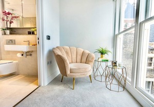 CONTEMPORARY, LUXURIOUS TWO-BEDROOM APARTMENT IN HOLBORN
