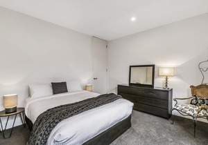 Convenient and quiet in sophisticated Malvern