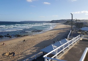 Cosy and Sunny Unit between Cooks Hill and Bar Beach