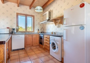 Cosy Holiday Home Els Girasols with Pool, Fireplace, Terrace & Wi-Fi