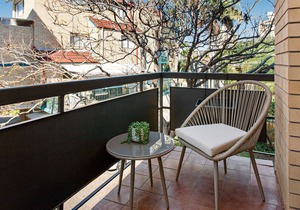 Cosy Unit with Parking near New Farm Park & River