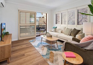 Cosy Unit with Parking near New Farm Park & River