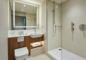 Courtyard by Marriott London Heathrow Airport