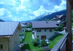 Cozy 2-Room Apartment with Cabin, Garage & Balcony near Ski Resorts - Sleeps 6