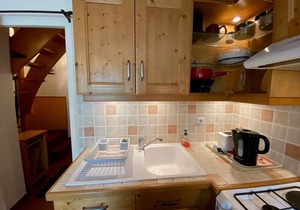 Cozy 2-room + mezzanine, Chinaillon center, south balcony, private parking
