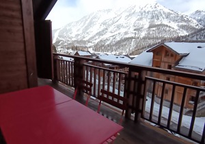 Cozy 3* apt for 5 - 2 bedrooms, 30m from slopes, parking included