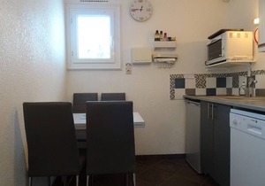 Cozy 3-Room Apartment, 5 Beds, 300m from Beach in La Guérinière