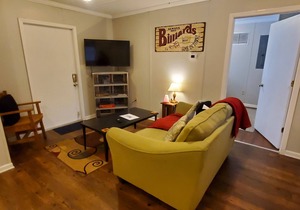 Cozy and In the Middle of it all 2br/1ba - Extended Stay!