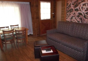 Cozy Cabin at Base of Mogollon Rim w/ Fireplace, WiFi & Resort Pool