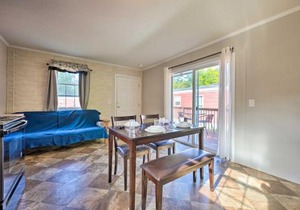 Cozy Cassopolis Cabin, Near Parks and Golfing!