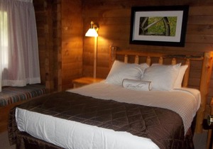 Cozy Condo at Base of Mogollon Rim w/ Fireplace, WiFi & Resort Pool