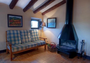 Cozy Cottage in Subirats with Swimming Pool