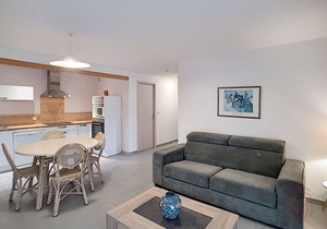 Cozy F2 Apartment, A/C, Terrace, Near Thermes & Park, Pet-Friendly, Lamalou-les-Bains