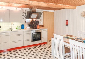 Cozy home in Langenhorn with WiFi