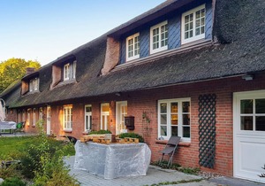 Cozy home in Langenhorn with WiFi
