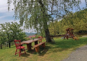 Cozy home in Novi Marof with WiFi