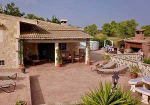 COZY HOUSE WITH CHARACTER MALLORQUÍN. CLOSE TO THE BEST BEACHES ON THE ISLAND!