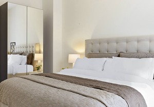 Cozy & Modern King Studio in Historic Mt. Vernon