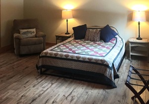 “Cozy Mountain Suites - #1 just 5 minutes from Glacier Park”