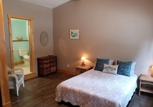 “Cozy Mountain Suites - #2 just 5 minutes from Glacier Park”