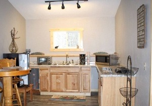 “Cozy Mountain Suites - #3 just 5 minutes from Glacier Park”