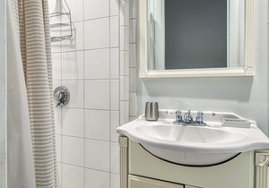 Cozy North End 1BR steps from Harborwalk by Blueground