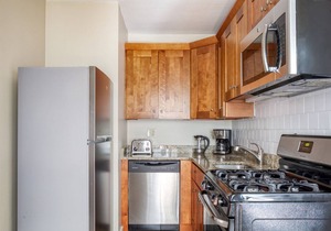 Cozy North End 2BR steps from Harborwalk by Blueground