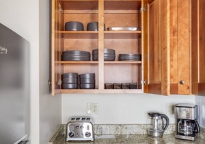 Cozy North End 2BR steps from Harborwalk by Blueground