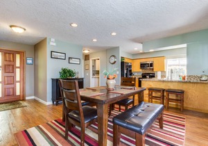 Cozy Oceanview Cottage in Great Location - Close to Beach