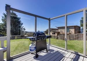 Cozy Oceanview Cottage in Great Location - Close to Beach