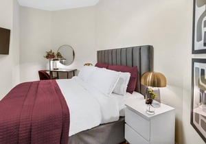 Cozy & Sleek King Studio in Historic Mt. Vernon