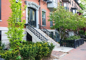 Cozy South End Studio near T, Shops + Dining, by Blueground