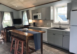 Cozy Studio Apartment within walking distance to Willard Beach