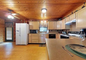 COZY UNIT #4 WATERFRONT LOG CABIN